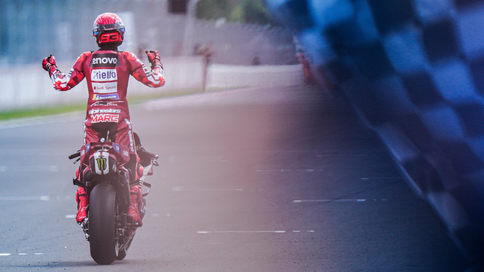 Marc Márquez lo hizo de nuevo y el MotoGP recuperó un contendiente al título 4 Marc Marquez festeja en la llegada del MotoGP