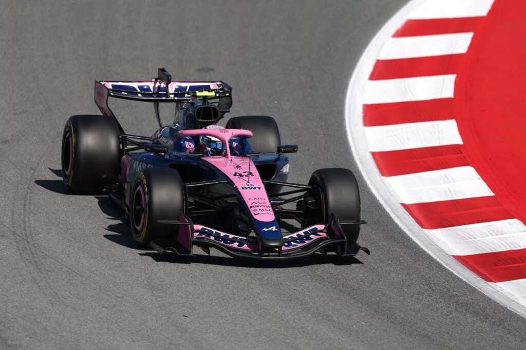 Los Alpine tuvieron problemas con el rendimiento en el viernes del GP de Barcelona
