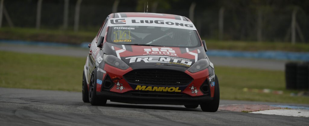 Clase 3: Nicolás Pezzucchi es el poleman de Rosario 2 Pezzucchi hizo la pole en la Clase 3 del Turismo Pista