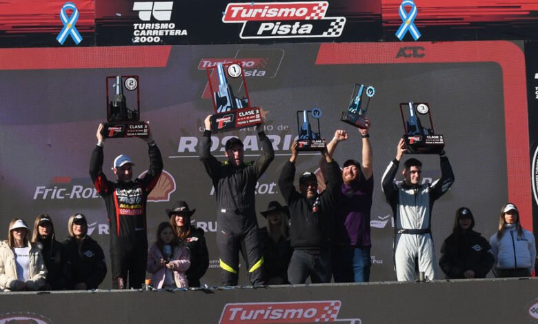 Clase 3: Luciano González con todo en la final 1 El podio de la Clase 3 del Turismo Pista, encabezado por Luciano Gonzalez