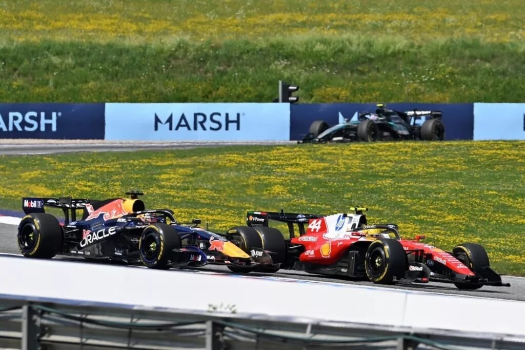 Hamilton batalla con Verstappen