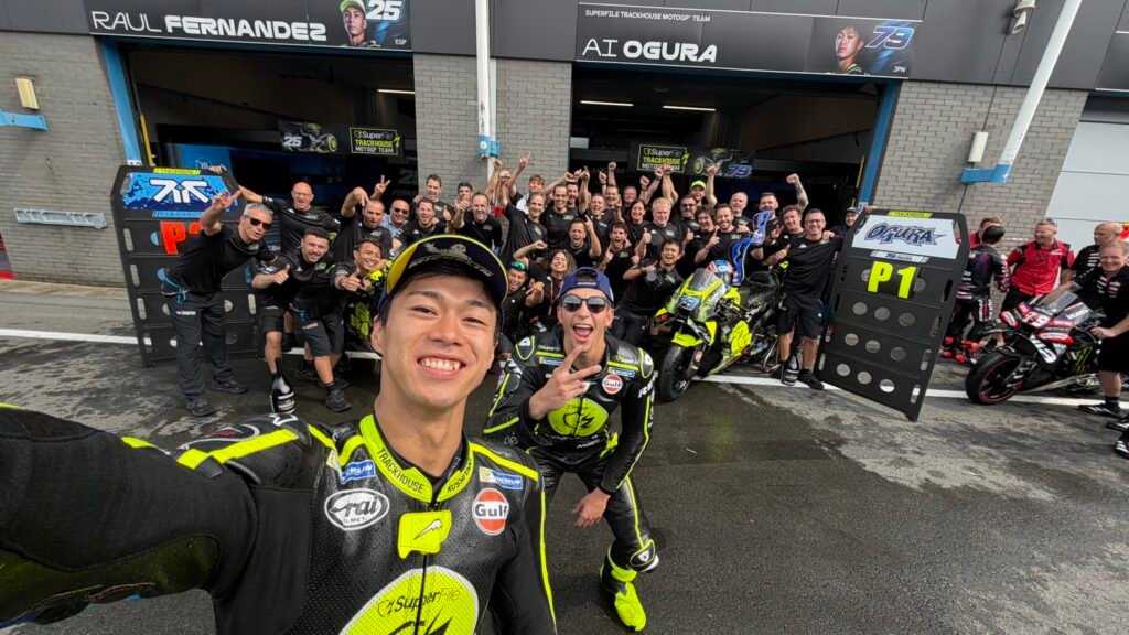 Ogura y el Trackhouse celebran el triunfo en Assen