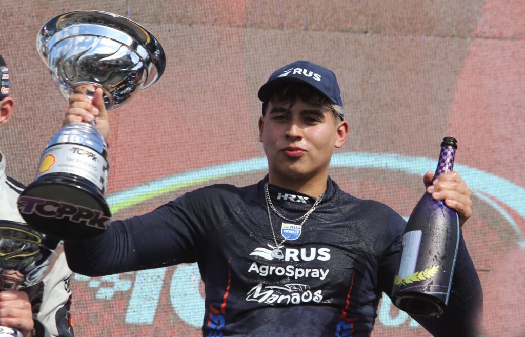 Biagi en el podio de las TC Pista Pick Up