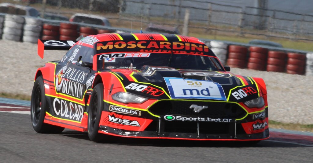 Moscardini probó el Mustang del Martinez Competición en La Plata