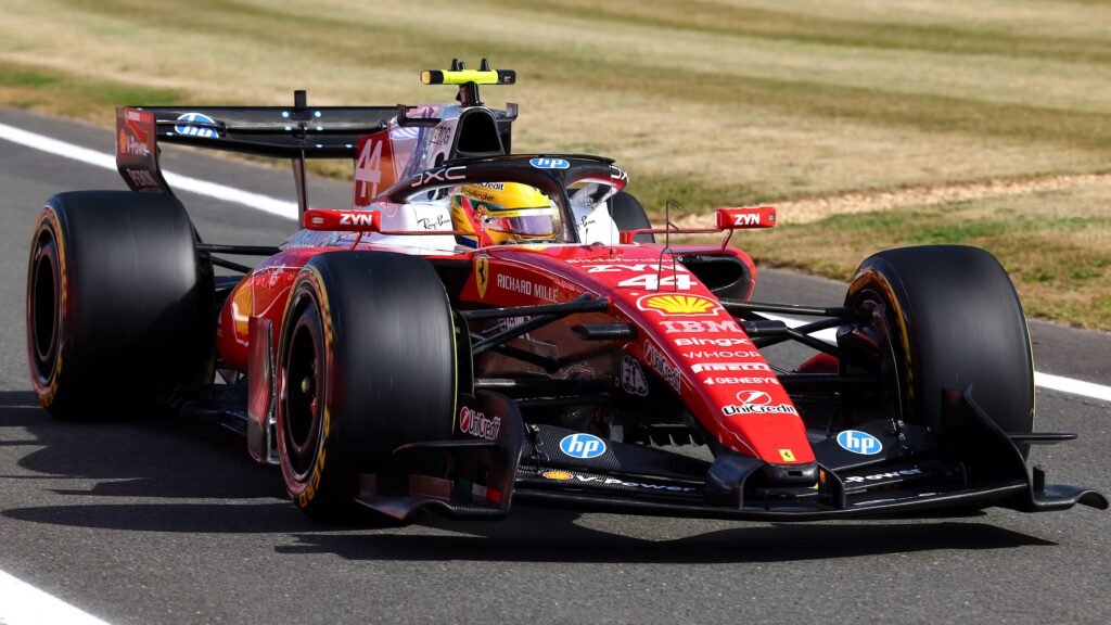 Lewis Hamilton fue contundente en el viernes de Silverstone