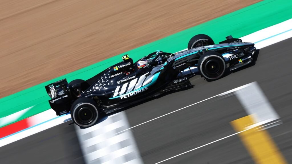Kimi Antonelli volvió a los primeros planos y quedó detrás de Lewis Hamilton