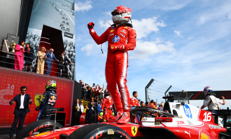 Charles Leclerc sobrevivió al caos y se llevó la primera victoria del año 1 Leclerc celebra la victoria sobre la Ferraro i