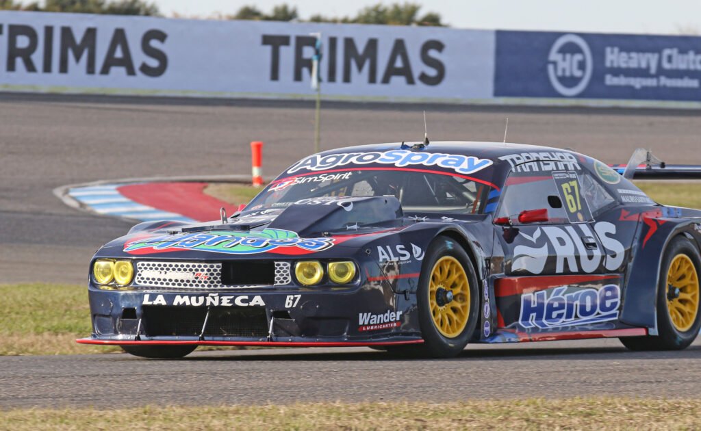 Damiani se escapa en la punta y todos buscan su lugar en la Copa de Plata del TC Pista 3 SAnti Biagi marcha detrás de Damiani en el torneo del TC Pista
