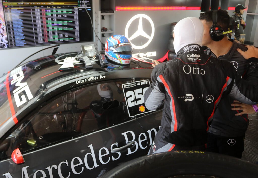 Otto Fritzler: “La victoria bajó una presión, pero ahora empieza otra: pelear el campeonato” 3 Otto Fritzler se prepara para salir a pista en el Mercedes