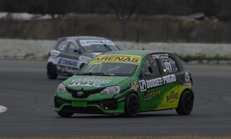 Clase 3 del Turismo Pista: Franco De Benedictis tiñó de verde el domingo riocuartense 1 Franco De Benedictis se impuso en la final de la Clase 3 del Turismo Pista