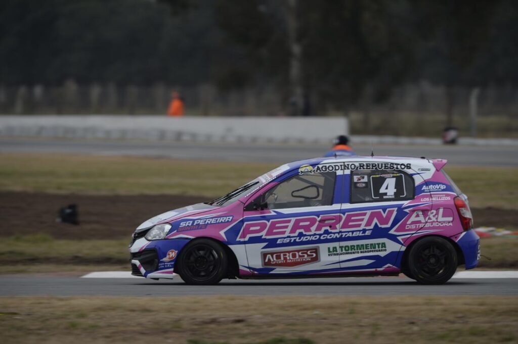 Clase 3 del Turismo Pista: Franco De Benedictis tiñó de verde el domingo riocuartense 3 Gonzalez fue segundo en la final de la Clase 3 del Turismo Pista