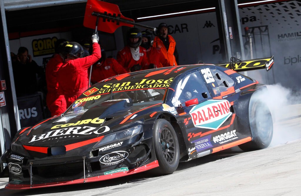 Hernán Palazzo repostando en el Desafio de las Estrellas del TC 2025