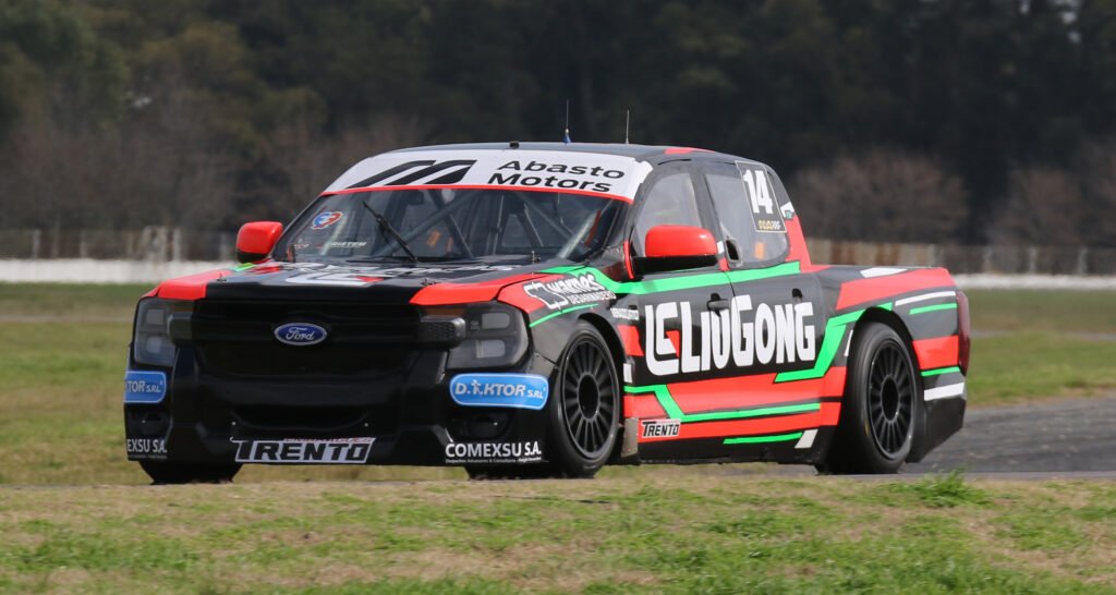 Los hermanos Goya subieron al podio en la Copa Master del TC Pista Pick Up