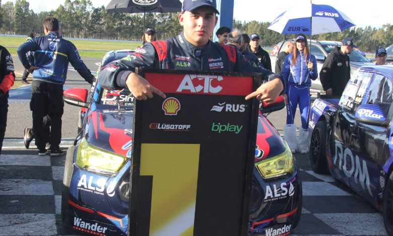 Santiago Biagi se quedó con la pole en las TC Pista Pick Up 1 Santiago Biagi celebra la pole en el TC Pista Pick Up