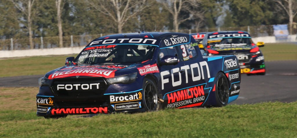 TC Pick Up: Werner ganó y recorta puntos para el campeonato 2 Mariano Werner en la Foton rumbo a la victoria en el TC Pick Up