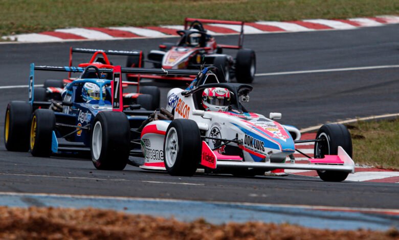 Lautaro Videla se llevó la carrera clasificatoria de la F2 Argentina