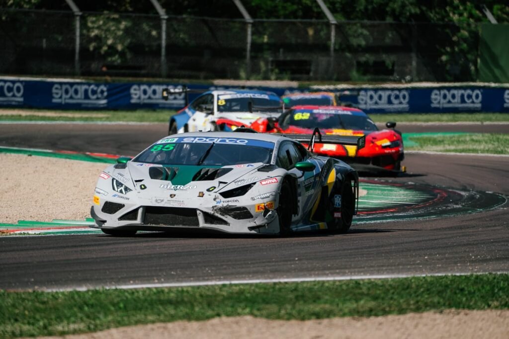 Lautaro De la Iglesia en su GT3