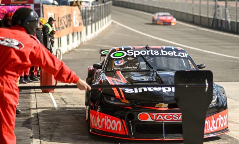 Jeremías Olmedo y una gran doble jornada en el Villicum 1 Jeremías Olmedo en la parada del TC