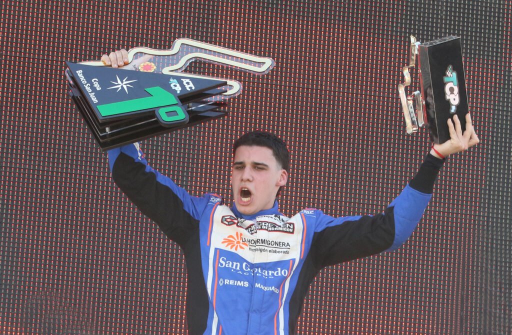 Copa de Plata del TC Pista: Damiani sigue siendo firme candidato 2 El trounfo de Bernasconi le dio una buena cantidad de puntos para la Copa de Plata del TC