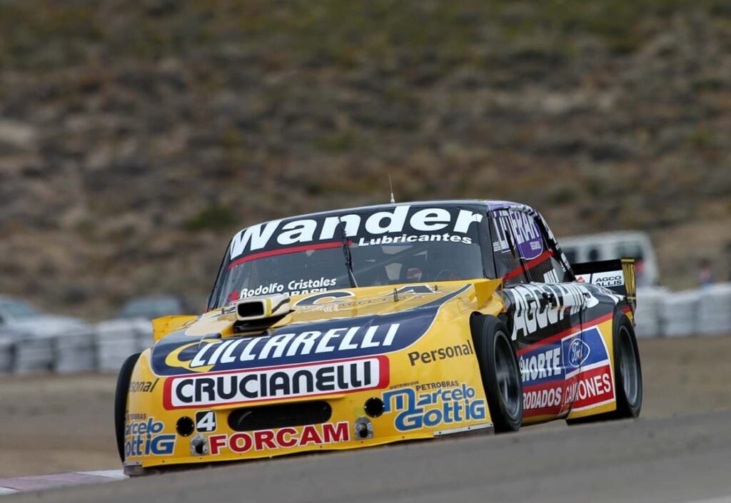 Una huella llamada Turismo Carretera 10 El Gurí Omar Martinez en su Falcon