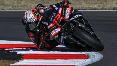 Bezzechi pulverizó el récord del MotoGP y Perrone fue el más rápido en Moto3 en Silverstone 7 Bezzecchi el más rápido del MotoGP