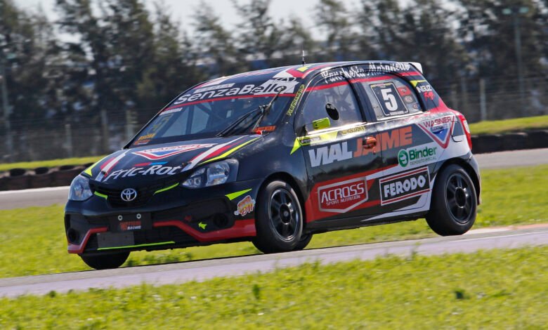 hermida-Moscardini los más rápidos del viernes de la Clase 3 del Turismo Pista