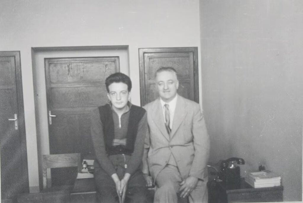 Enzo Ferrari, una leyenda eterna 9 Enzo Ferrari con su hijo Dino, fallecido a temprana edad