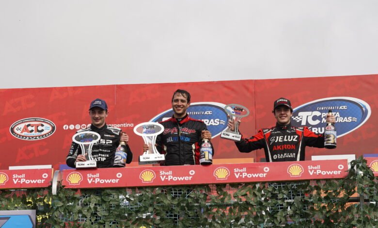 Damián Pérez aprovechó su oportunidad y festejó por primera vez en el TC Pista Mouras 1 El podio del TC Pista Mouras en La Plata