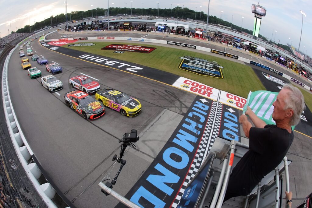 La largada de la NASCAR Cup en Richmond