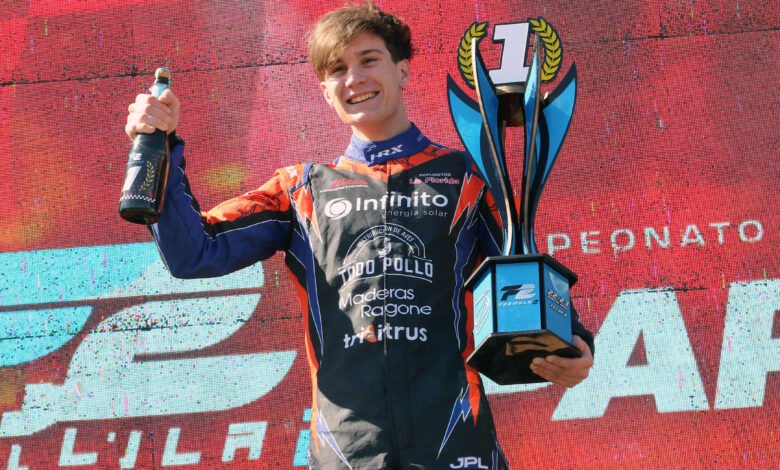 Leonardelli celebra en el podio de la Fórmula 2 Argentina