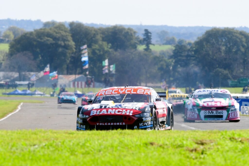 TC en Paraná: Trucco, Dianda y Bonelli ganaron las series. Así larga la final 3 Bonelli se llevó la tercera serie del TC en Paraná