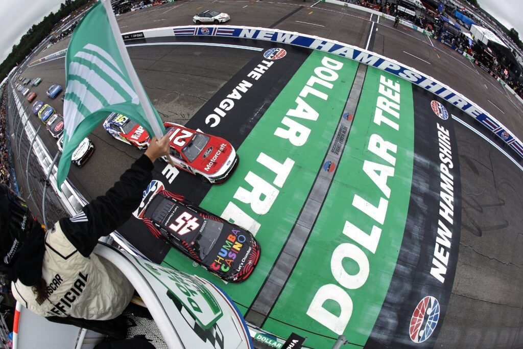 NASCAR Cup: Ryan Blaney ganó por segundo año consecutivo en New Hampshire 2 En un hecho inusual los autos de NASCAR Cup largaron con neumáticos de lluvia