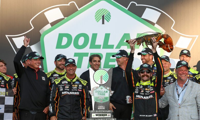 NASCAR Cup: Ryan Blaney ganó por segundo año consecutivo en New Hampshire 1 El festejo de Blaney y su equipo en la NASCAR Cup