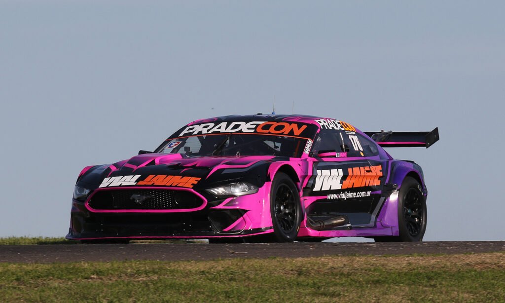 Jaime persigue el sueño de llegar al TC 2 Nicolás Jaime el persigue el sueño de llegar al TC . El fin de semana debutó con el Mustang de TC Pista