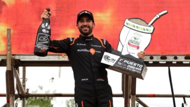 Clase 3 del TN APAT: Santero se hizo fuerte en Oberá y volvió al triunfo 7 Santero celebra la victoria de la Final en la Clase 3 del TN APAT
