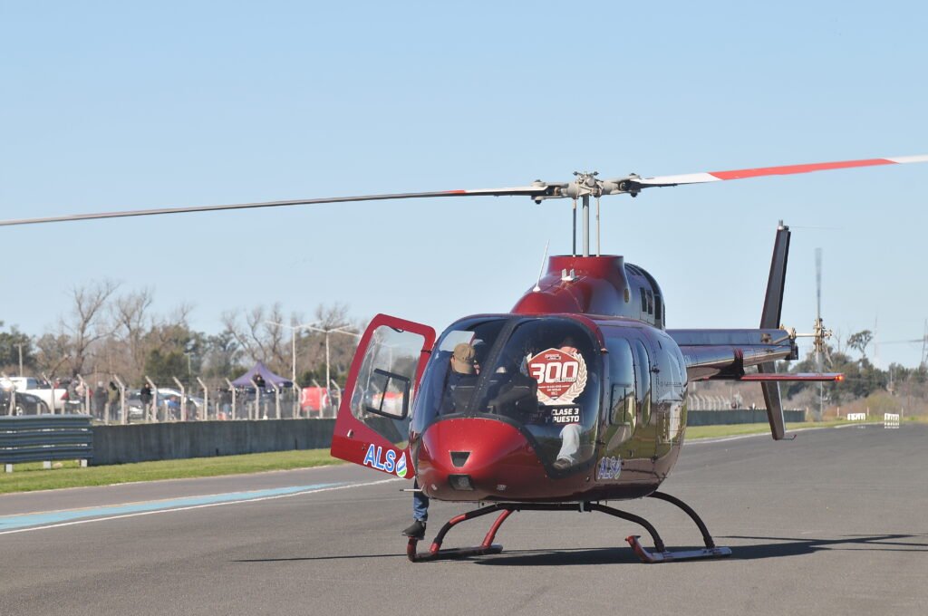 Elegancia, glamour y adrenalina: El show exclusivo que rodeó a la Carrera de los 300 Pilotos en San Nicolás 7 CEREMONIA FINAL 300 PILOTOS TURISMO PISTA 4.JPG