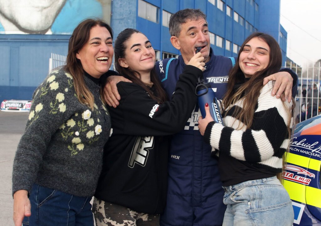 Cristian Raymondi con su familia en el debut de la Copa Bora