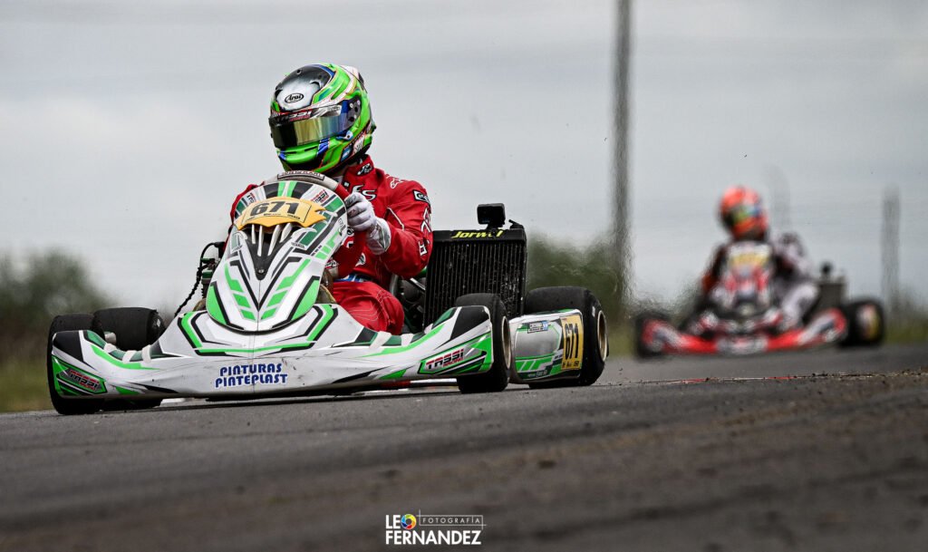 IAME SERIES ARG: Invitados a la fiesta en Baradero 2 LZ1 5680 1.jpg