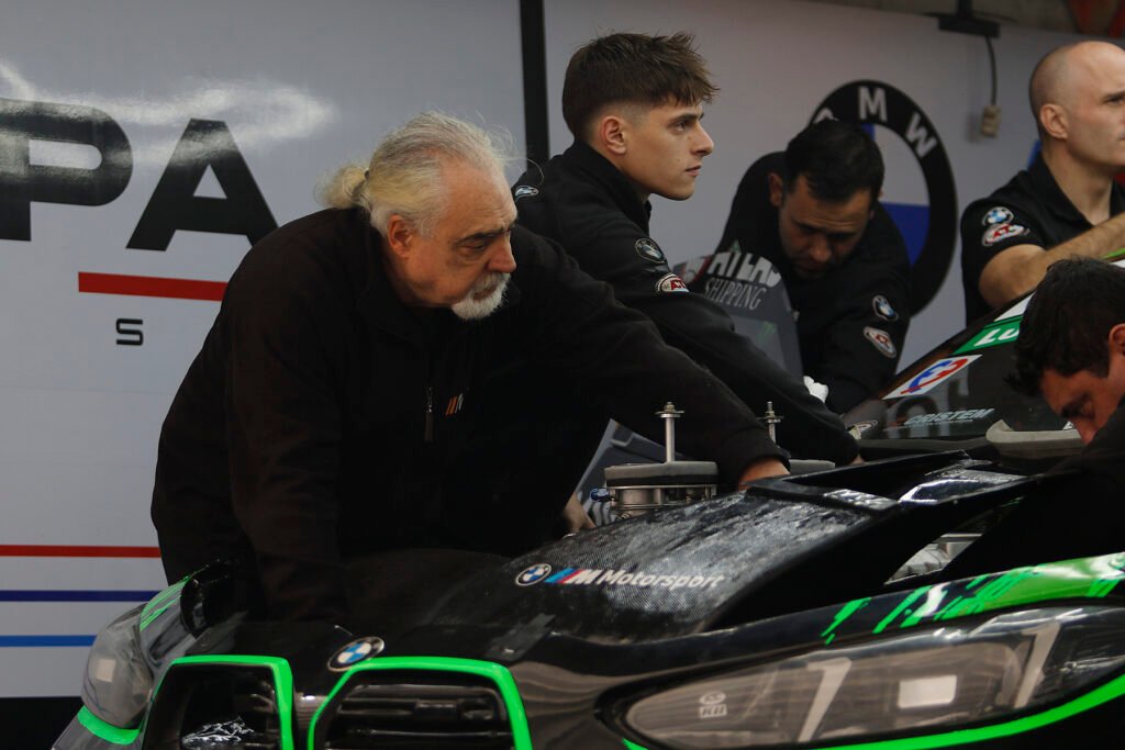 Rody Agut: “Hoy no cambiaría el motor del Turismo Carretera, a futuro sí” 4 Rody Agut trabajando en los boxes