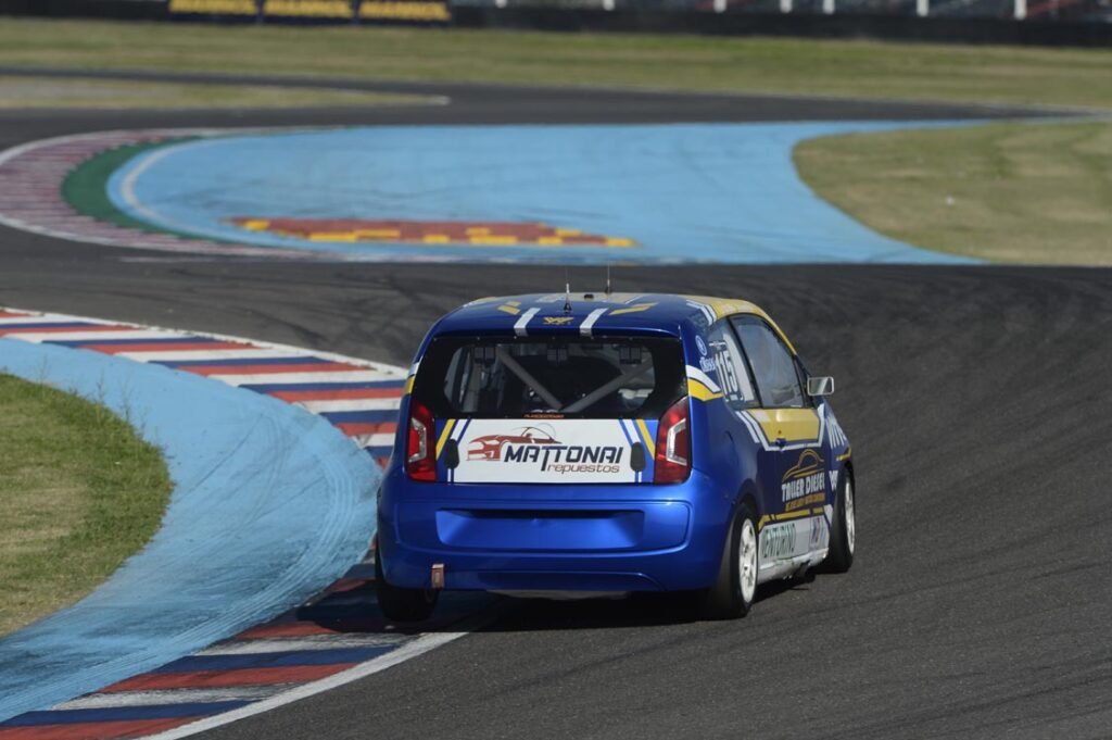 Clase 2 del Turismo Pista: Paulides, Cantaini y Martín los dueños de las series en Termas 3 Cantarini ganó la Serie 2 de la Clase 2 del Turismo Pista