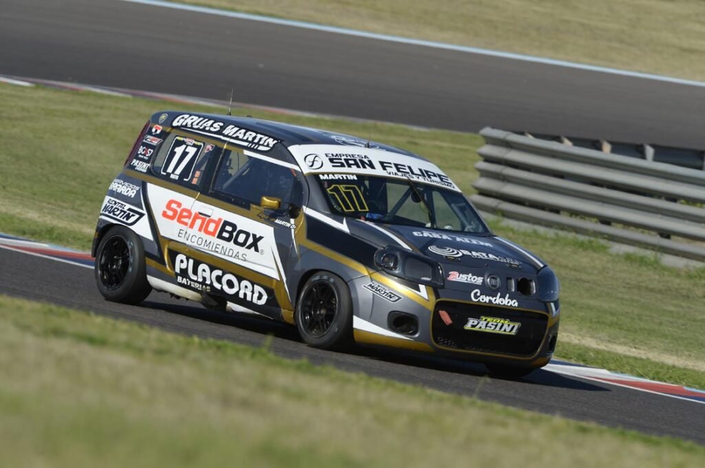 Clase 2 del Turismo Pista: Paulides, Cantaini y Martín los dueños de las series en Termas 4 Martin ganó la Serie 3 de la Clase 2 del Turismo Pista