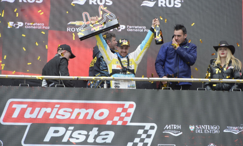 Clase 1 del Turismo Pista: llegó la primera para Bull 1 Bull celebra en el podio de la Clase 1 del Turismo Pista