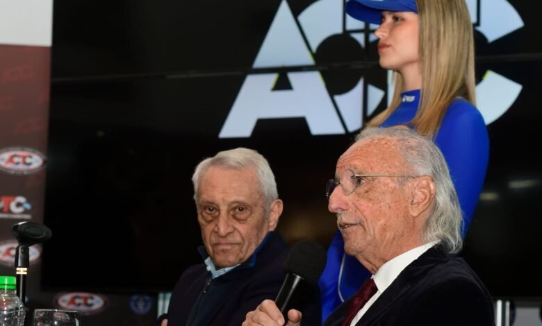 Hugo Mazzacane: “Nosotros no fuimos a buscar a nadie. La gente quiere estar en Turismo Carretera” 1 Hugo Mazzacane durante la presentación de la Copa de Oro 2026