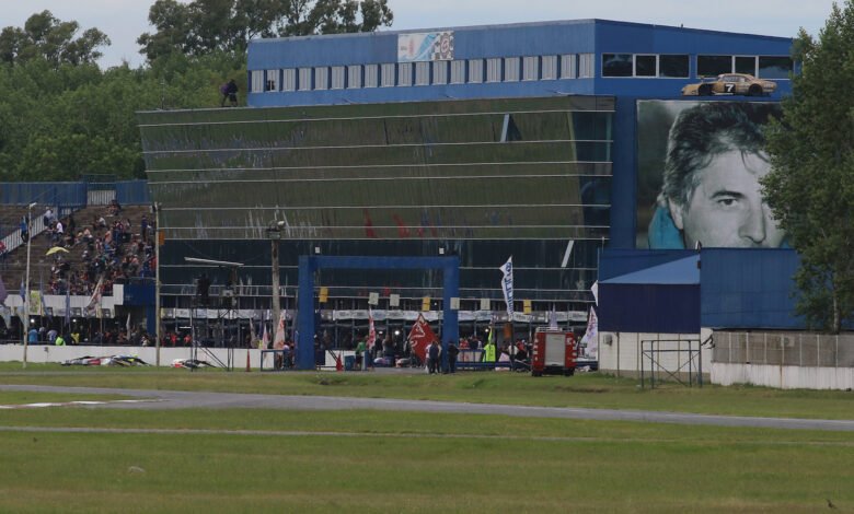 Puesta a punto para la hora de la verdad: el TC hizo pruebas en La Plata 1 Pilotos y equipos de TC hicieron pruebas en La Plata