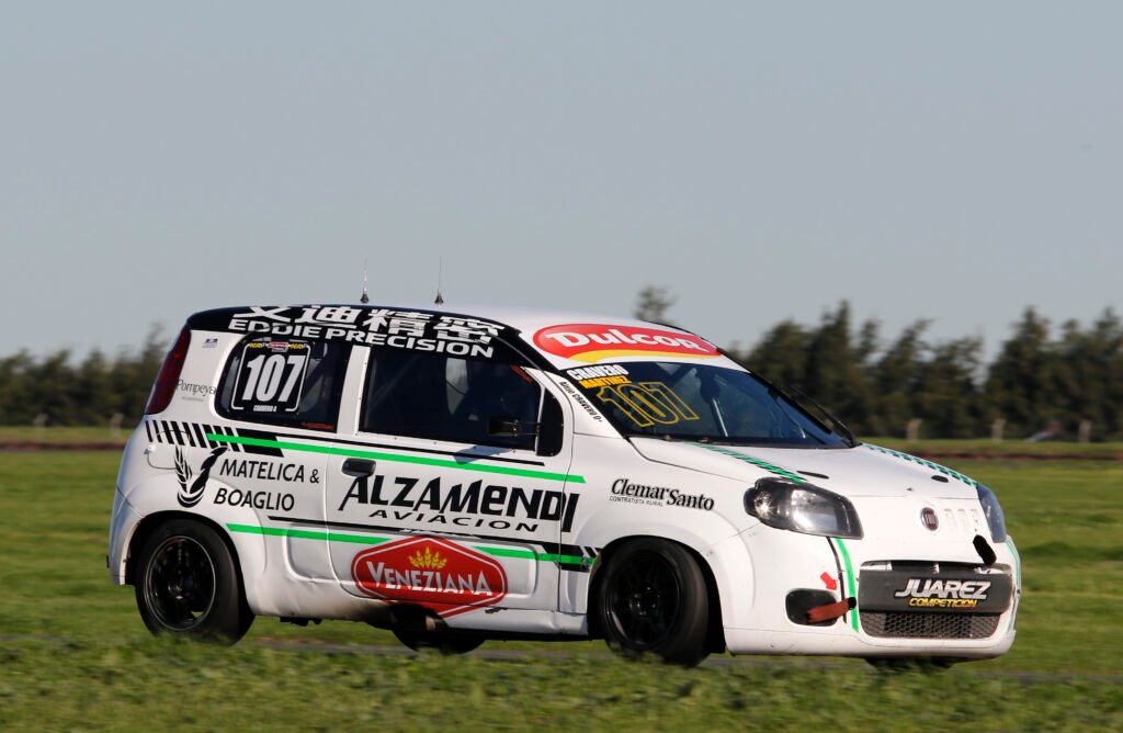 La tabla de la Clase 2 más ajustada que nunca 4 Cravero retrocedió un par de lugares en la tabla de la Clase 2 del Turismo Pista