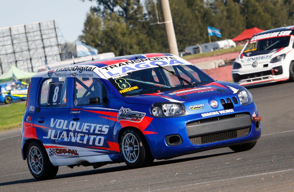 La tabla de la Clase 2 más ajustada que nunca 2 Paulides es el puntero de la tabla de la Clase 2 del Turismo Pista