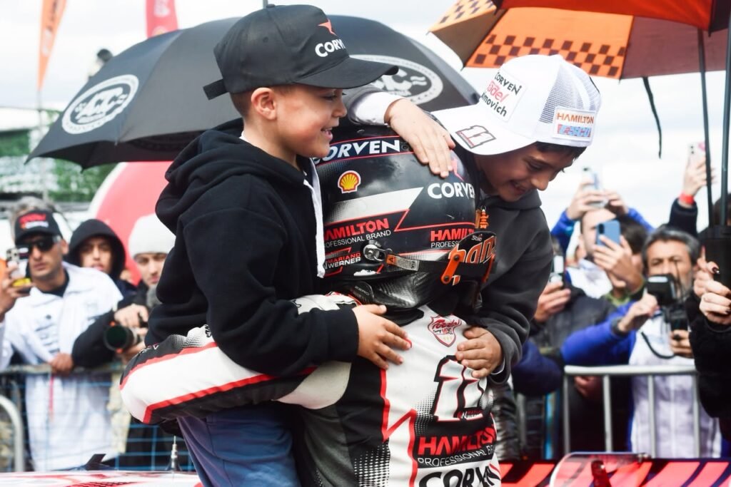 El piloto del Grupo Corven, Mariano Werner, ganó en San Luis y comenzó la Copa de Oro del TC como líder 4 El piloto del Grupo Corven, Mariano Werner, ganó en San Luis