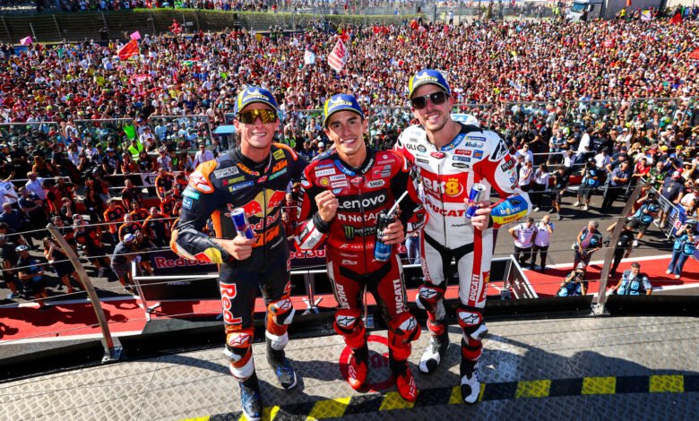 El podio del MotoGP en Misano, con Marc y Alex Marquez y Pedro Acosta