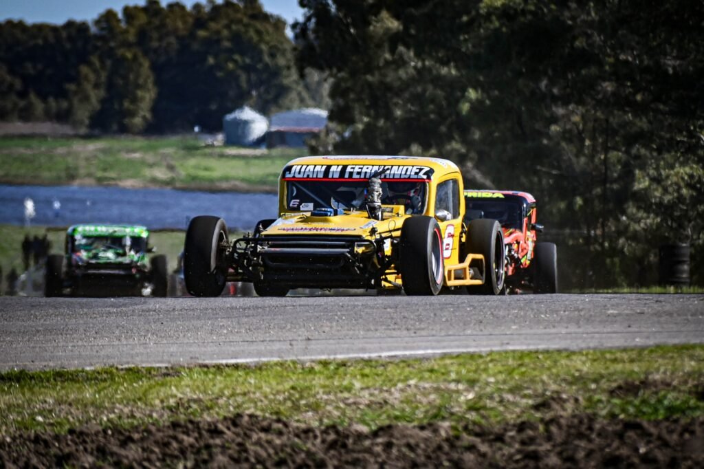 Séptima fecha de las Mayores del Sudeste: Gran fin de sema en Tres Arroyos 2 El TC del 40 fue parte de la séptima fecha de las Mayores del Sudeste