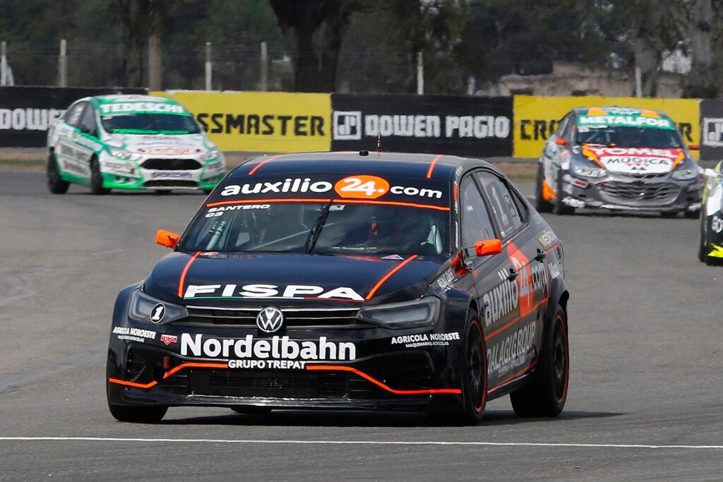 Vicino, Lambiris y Santero se repartieron las series de la Clase 3 del TN APAt 2 Julián Santero larga segundo en la final de la Clase 3 del TN APAT